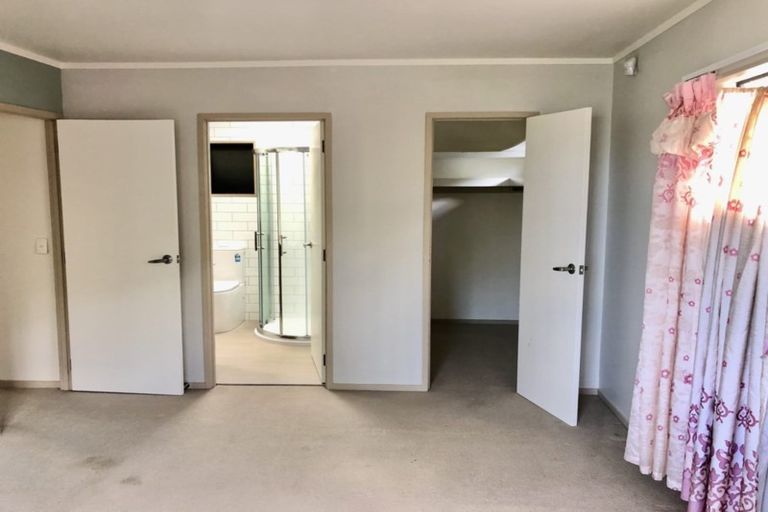 Photo of property in 2/4 Pine Street, New Lynn, Auckland, 0600