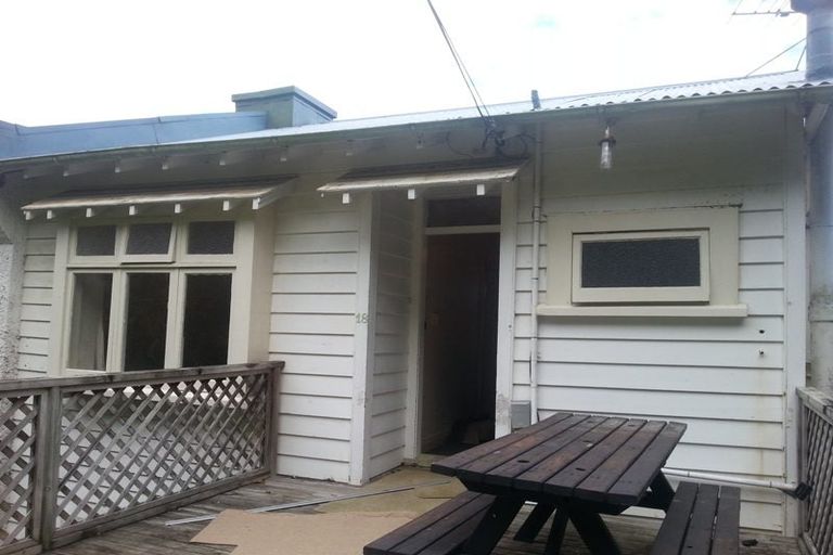 Photo of property in 18-20 Garden Road, Northland, Wellington, 6012