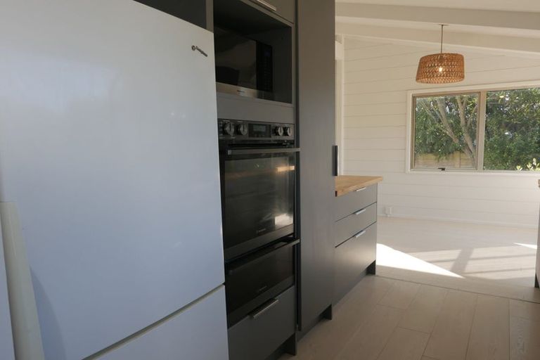 Photo of property in 1 Makora Road, Otaihanga, Paraparaumu, 5036