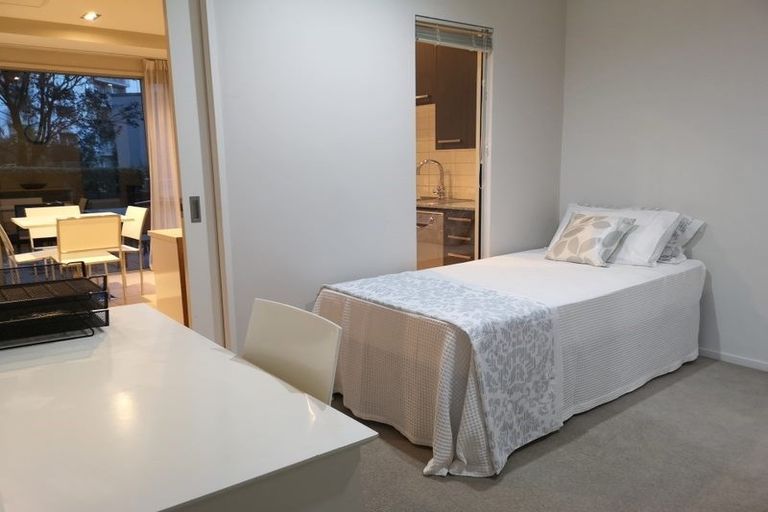 Photo of property in Shoal Haven Apartments, 106c/130 Anzac Street, Takapuna, Auckland, 0622