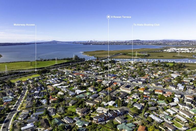 Photo of property in 8b Rowan Terrace, Te Atatu South, Auckland, 0610