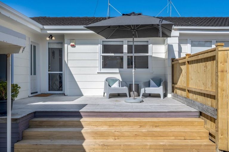 Photo of property in 2/66 Prince Regent Drive, Half Moon Bay, Auckland, 2012