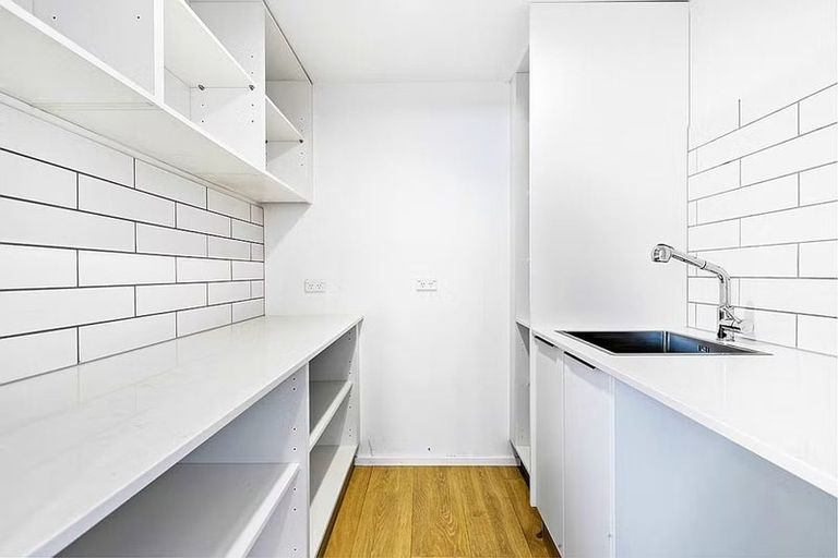 Photo of property in 6 Alston Avenue, Kelston, Auckland, 0602