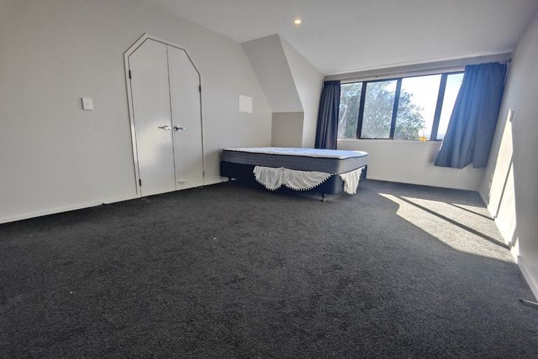 Photo of property in 1/5 Cambric Place, Botany Downs, Auckland, 2010