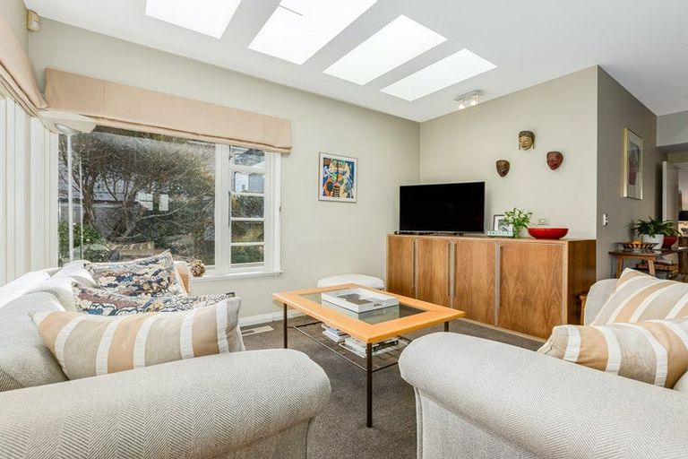 Photo of property in 33 Cheviot Road, Lowry Bay, Lower Hutt, 5013