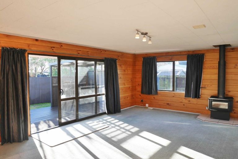 Photo of property in 2/25 Inwoods Road, Parklands, Christchurch, 8083