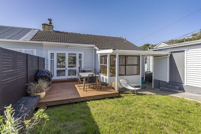 Photo of property in 14 Leveson Street, Strathmore Park, Wellington, 6022