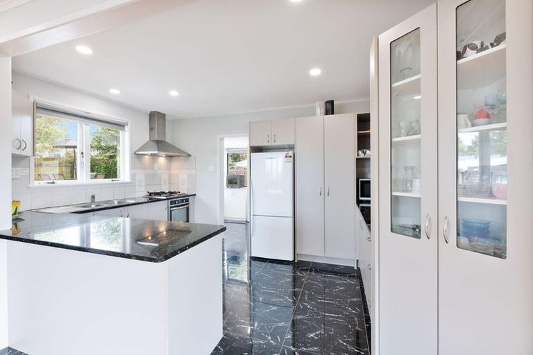 Photo of property in 23 Patts Avenue, Glendene, Auckland, 0602