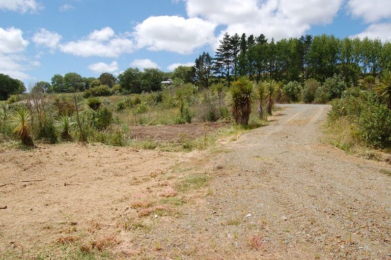 Photo of property in 960a Oneriri Road, Kaiwaka, 0573