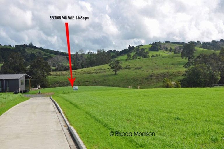 Photo of property in 12 Arahanga Road, Paparoa, 0571