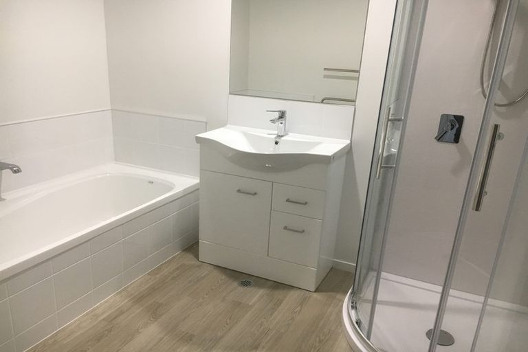 Photo of property in 2/2 Hilton Road, Saint Andrews, Hamilton, 3200