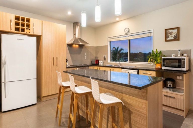 Photo of property in 8 Bob Craig Place, Pukekohe, 2120