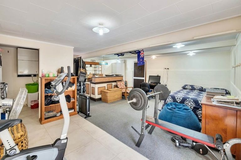 Photo of property in 11 Chequers Avenue, Glenfield, Auckland, 0629