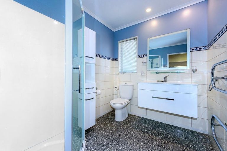 Photo of property in 5 Patricia Place, Harewood, Christchurch, 8051