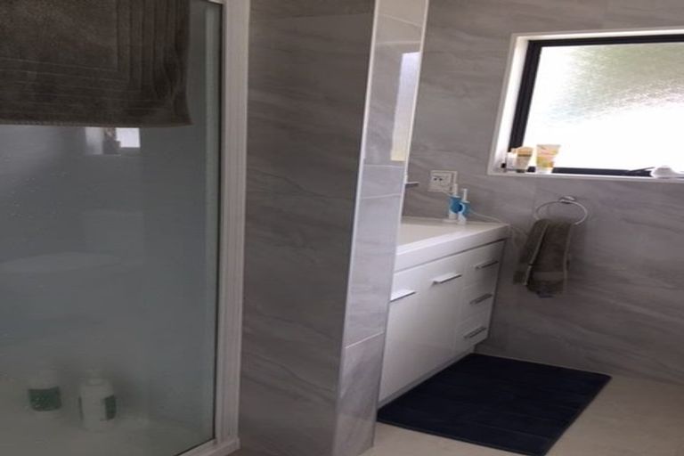 Photo of property in 12 Glendawn Place, Bayview, Auckland, 0629