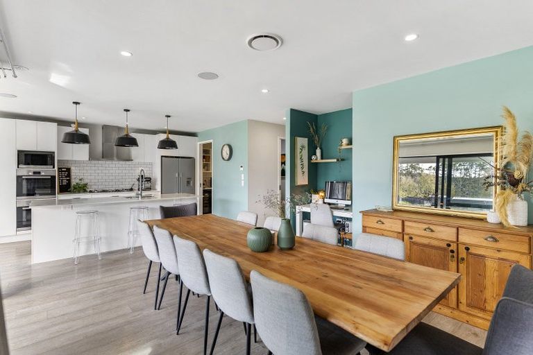 Photo of property in 19 Kahika Grove, Huapai, Kumeu, 0810