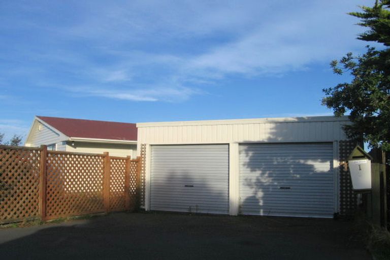 Photo of property in 1 Forth Place, Papakowhai, Porirua, 5024