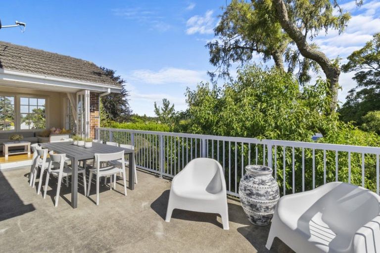 Photo of property in 39 Hillcrest Road, Hillcrest, Hamilton, 3216