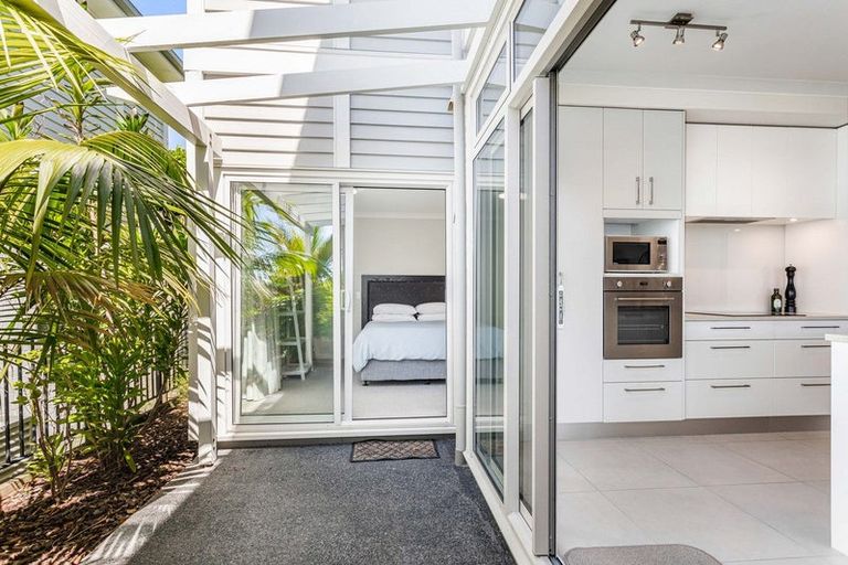 Photo of property in 16 Plantation Terrace, Orewa, 0931