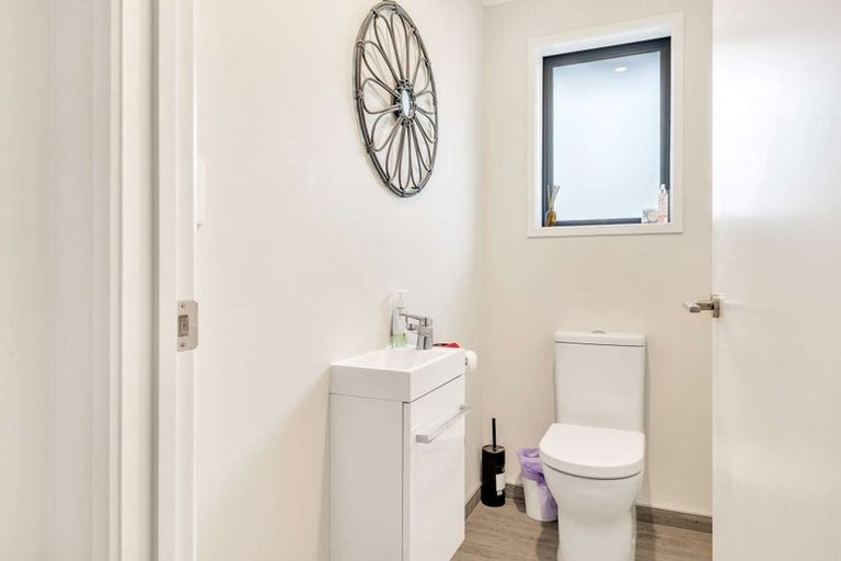 Photo of property in 12 Rehua Place, Waiwhakaiho, New Plymouth, 4312