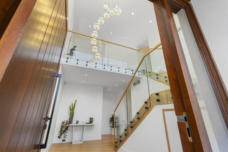 Photo of property in 37 Lake Pupuke Drive, Takapuna, Auckland, 0622