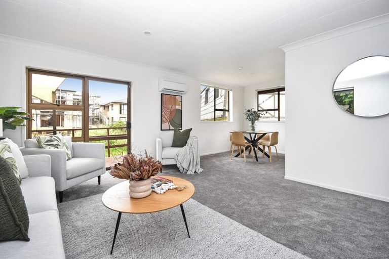 Photo of property in 5/44 Sunnyside Road, Sunnyvale, Auckland, 0612