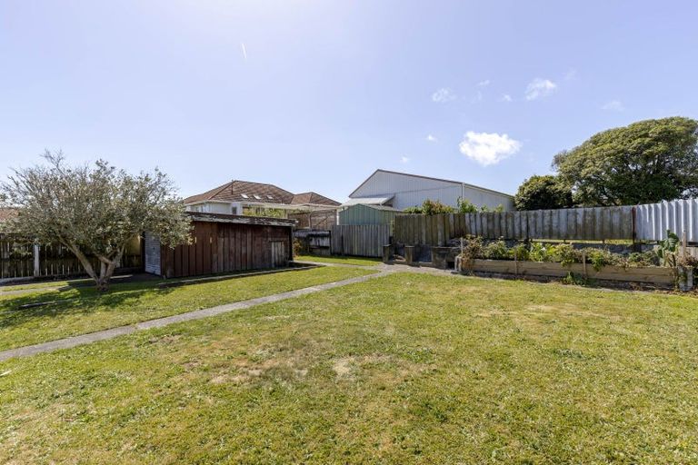 Photo of property in 25 Waimea Street, Westown, New Plymouth, 4310