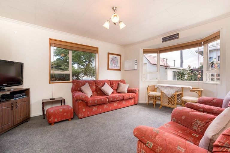 Photo of property in 86 Bay View Road, South Dunedin, Dunedin, 9012