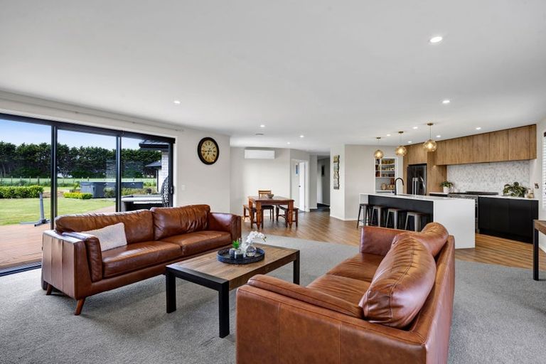 Photo of property in 1 Larlin Drive, Hawera, 4675