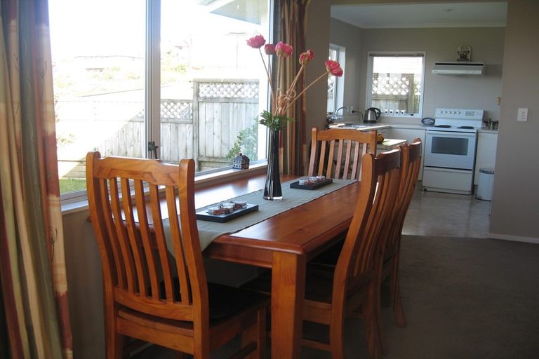 Photo of property in 49 Ashton Fitchett Drive, Brooklyn, Wellington, 6021