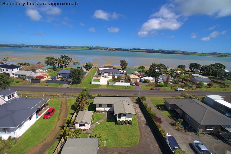 Photo of property in 18 Ronald Avenue, Glenbrook, Waiuku, 2681