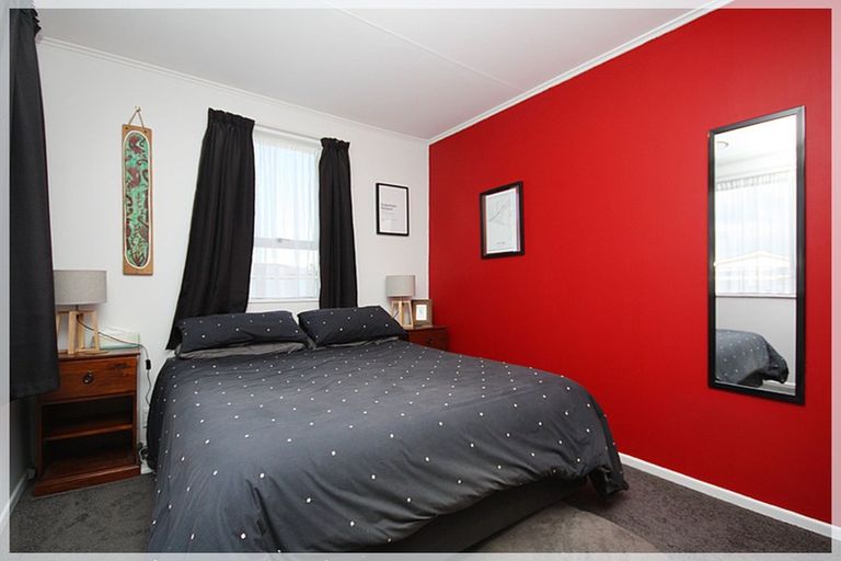 Photo of property in 63 Hinemoa Street, Levin, 5510