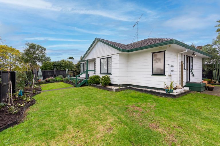 Photo of property in 37 Rosemead Place, Randwick Park, Auckland, 2105