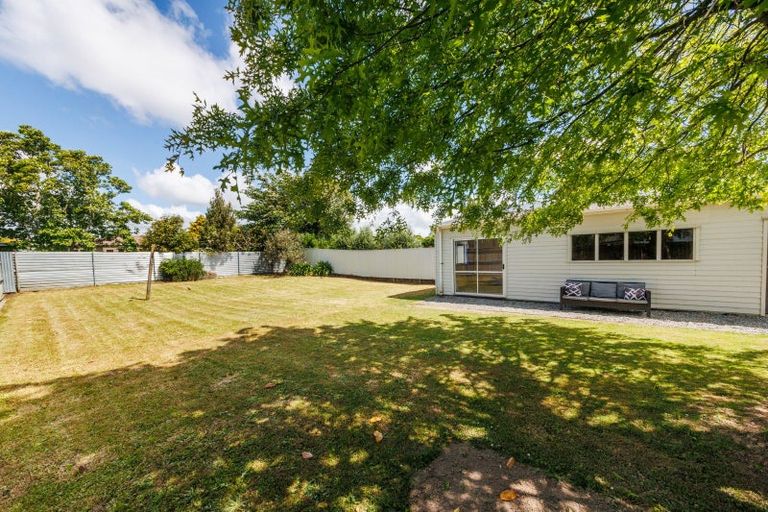 Photo of property in 6 Stirling Crescent, Hokowhitu, Palmerston North, 4410