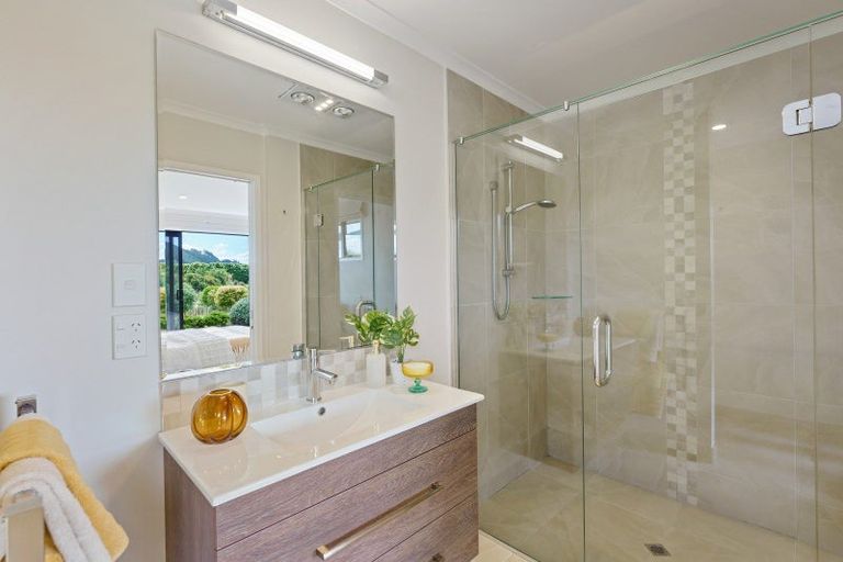 Photo of property in 38 Mountain View Drive, Manakau, Otaki, 5583