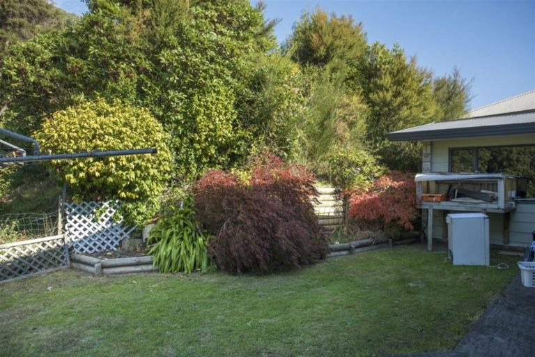 Photo of property in 4 Finlay Grove, Waikawa, Picton, 7220