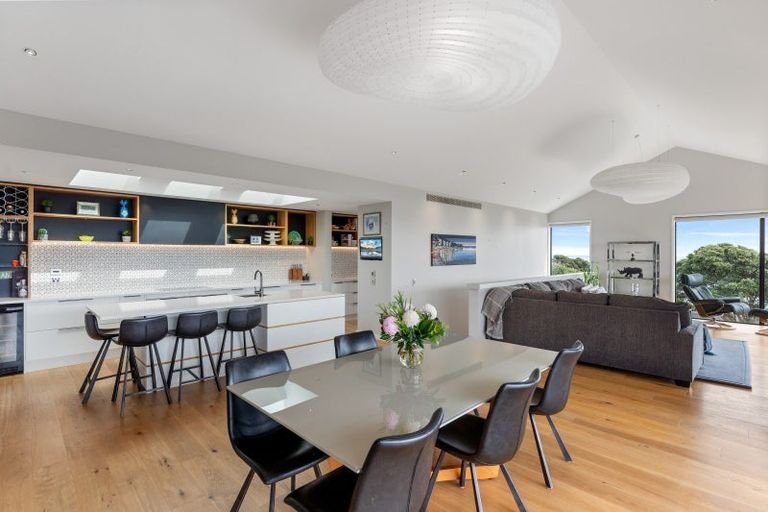 Photo of property in 15 Karekare Road, Raumati South, Paraparaumu, 5032