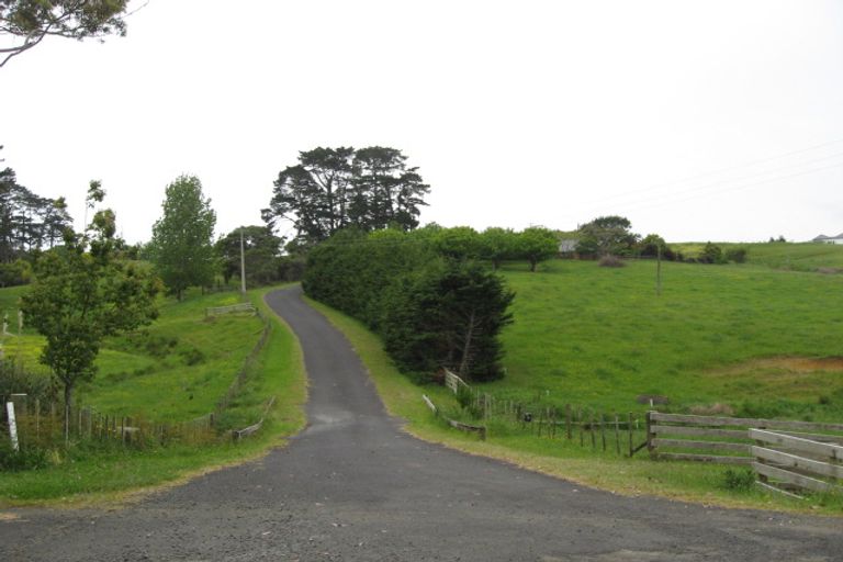 Photo of property in 50 Taha Road, Waimauku, 0881