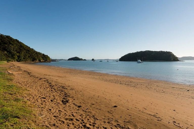 Photo of property in 16b Sullivans Road, Paihia, 0200