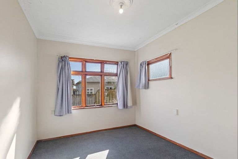 Photo of property in 13 Kings Drive, Levin, 5510