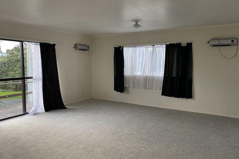 Photo of property in 2/8 Quiet Street, Te Atatu South, Auckland, 0610