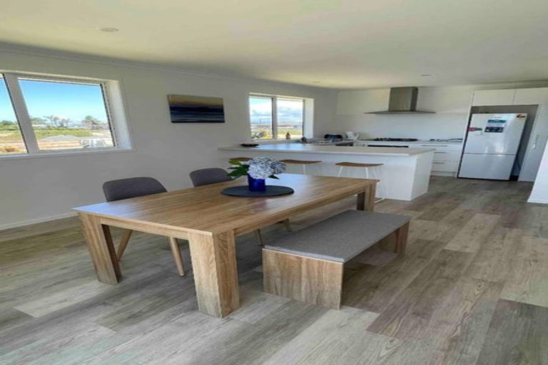 Photo of property in 5 Kahukaka Road, One Tree Point, 0118