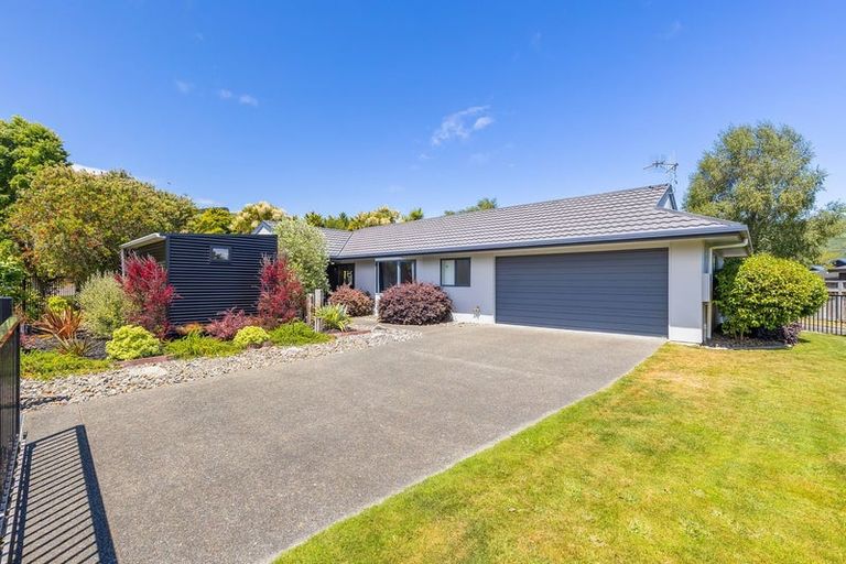 Photo of property in 10 Yasmin Lane, Kinloch, Taupo, 3377