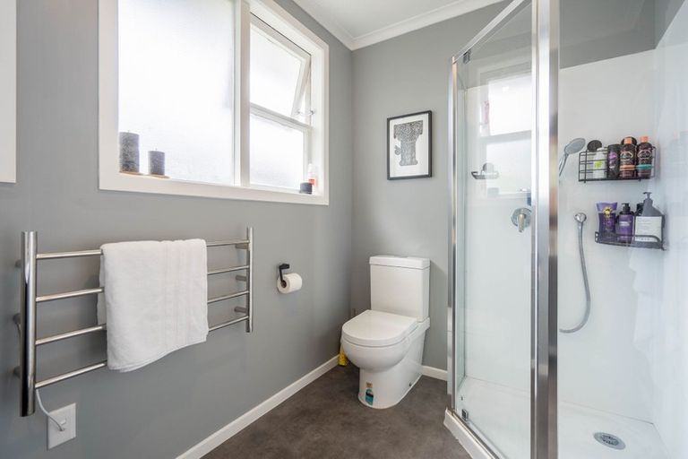 Photo of property in 16 Kaka Road, Raumati Beach, Paraparaumu, 5032