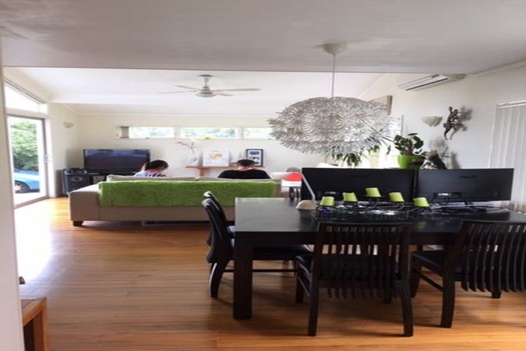 Photo of property in 300 Pakuranga Road, Pakuranga Heights, Auckland, 2010