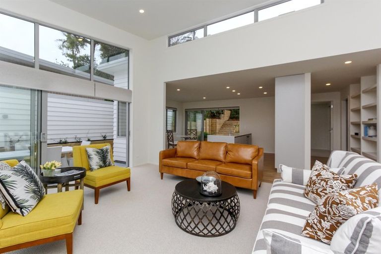 Photo of property in 4 Mackillop Way, Brooklands, New Plymouth, 4310