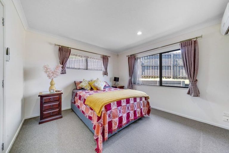 Photo of property in 96 Pitt Avenue, Clendon Park, Auckland, 2103