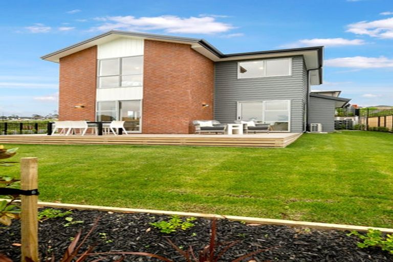 Photo of property in 33 Barrel Crescent, Swanson, Auckland, 0614