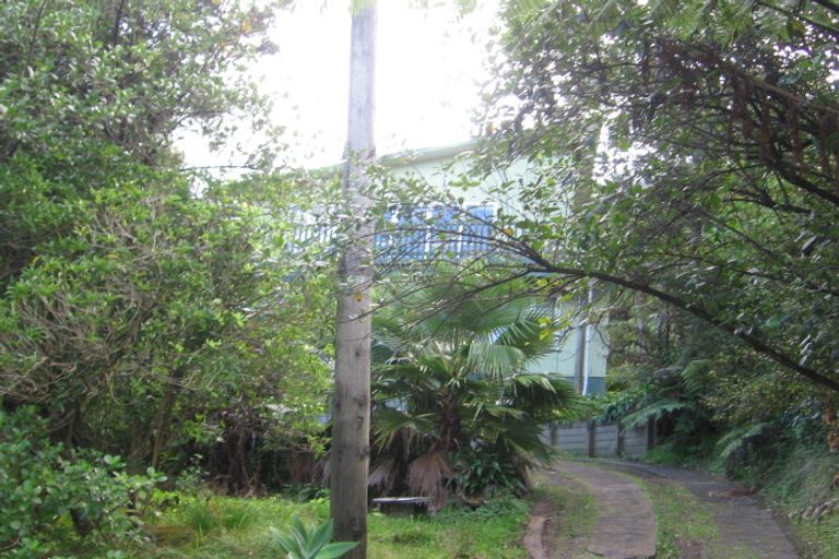 Photo of property in 5 Kauri Point Road, Laingholm, Auckland, 0604