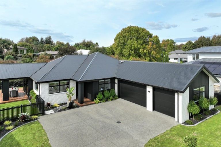 Photo of property in 10 Serenity Drive, Omokoroa, 3114